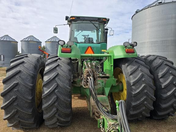 Image of John Deere 9330 equipment image 3