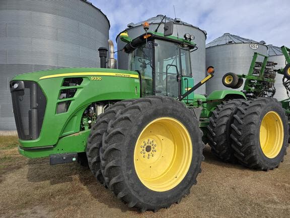 Image of John Deere 9330 equipment image 4
