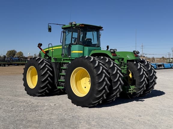 Image of John Deere 9330 equipment image 2