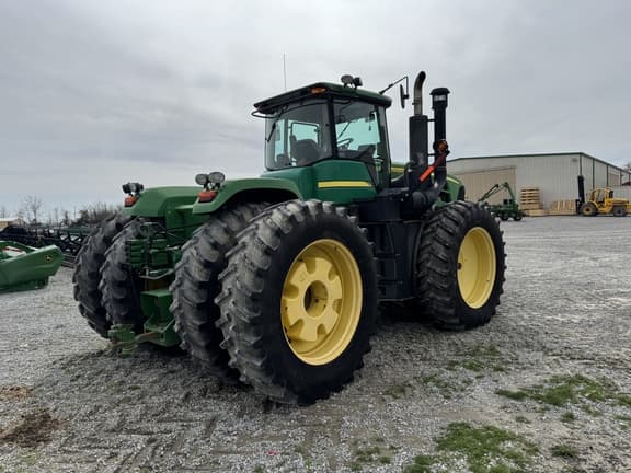 Image of John Deere 9330 equipment image 3