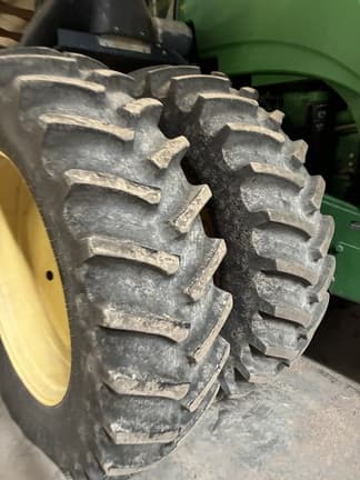 Image of John Deere 9330 equipment image 1