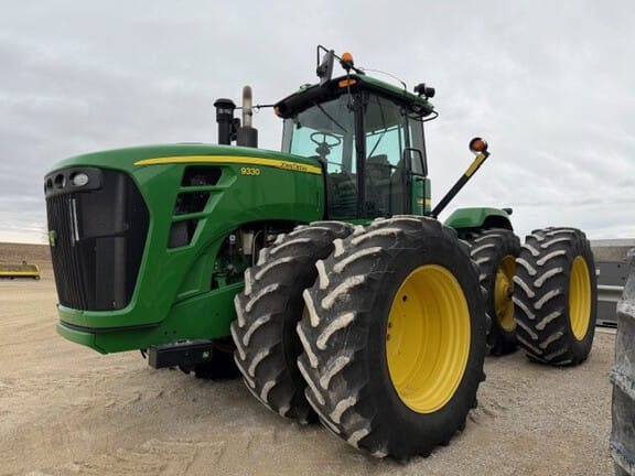 2011 John Deere 9330 Equipment Image0