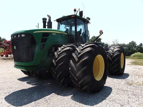 Image of John Deere 9530 equipment image 2