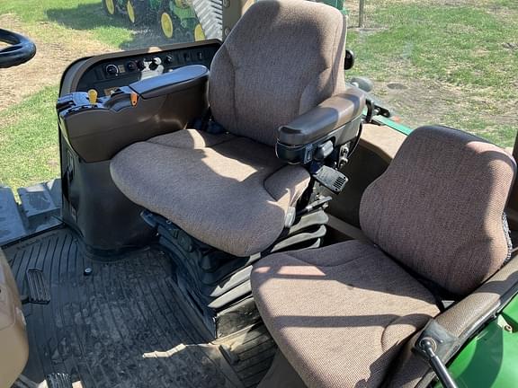 Image of John Deere 9530T equipment image 2