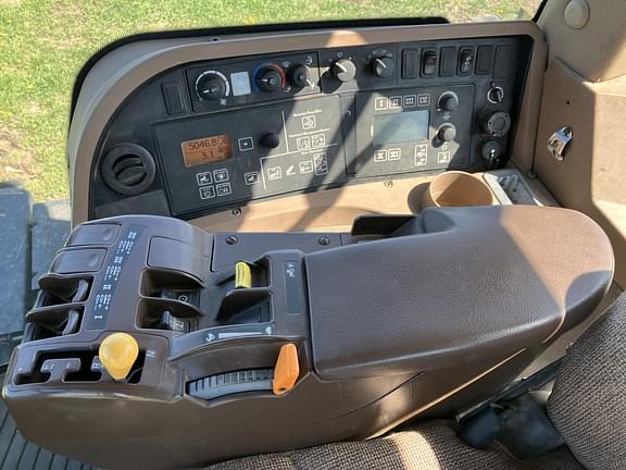 Image of John Deere 9530T equipment image 3