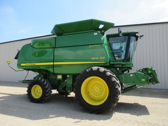 2011 John Deere 9670 STS Equipment Image0