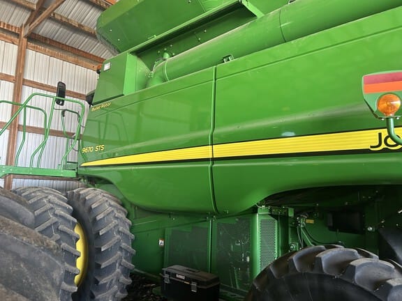 2011 John Deere 9670 STS Equipment Image0