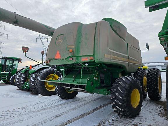 Image of John Deere 9770 STS equipment image 3