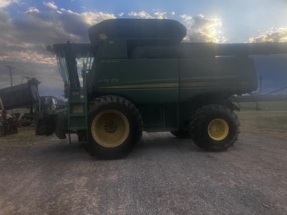 Image of John Deere 9770 STS equipment image 1