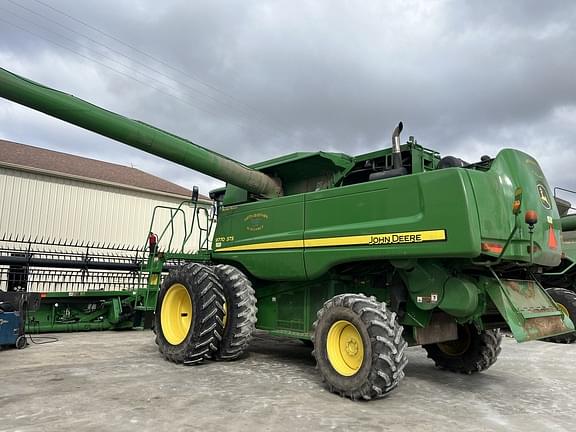 Image of John Deere 9770 STS equipment image 2