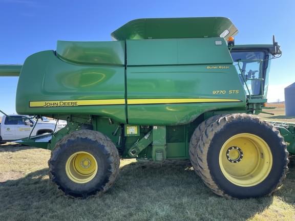 Image of John Deere 9770 STS equipment image 1