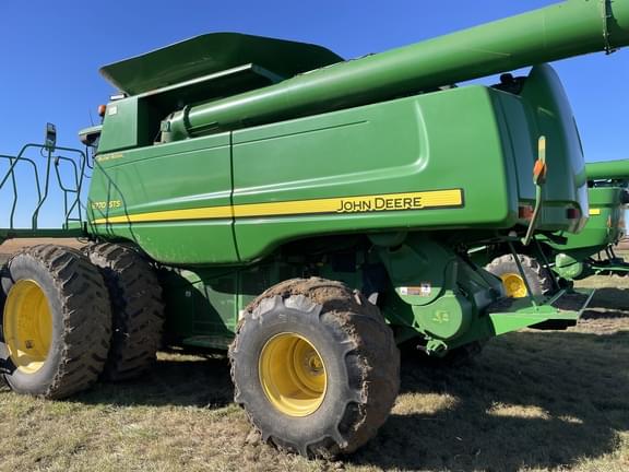 Image of John Deere 9770 STS equipment image 2
