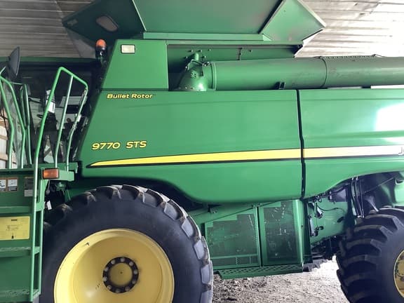 Image of John Deere 9770 STS equipment image 4