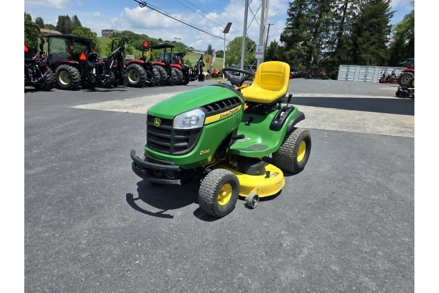 2011 John Deere D130 Equipment Image0