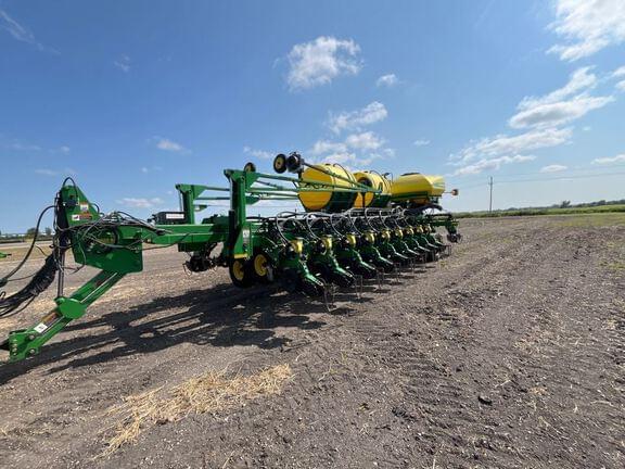 Image of John Deere DB60 equipment image 1