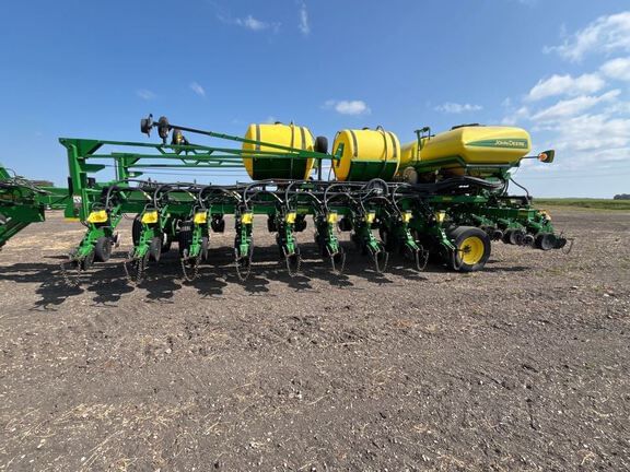 2011 John Deere DB60 Equipment Image0