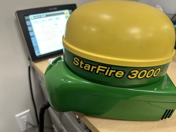 Image of John Deere StarFire 3000 Image 0