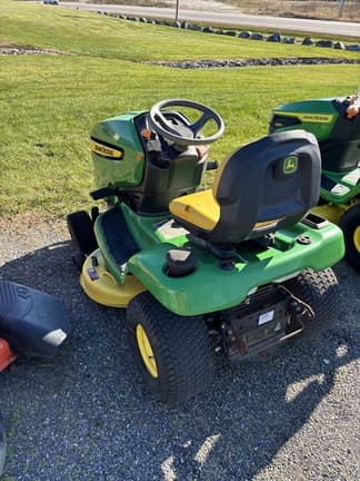 Image of John Deere X300 equipment image 4