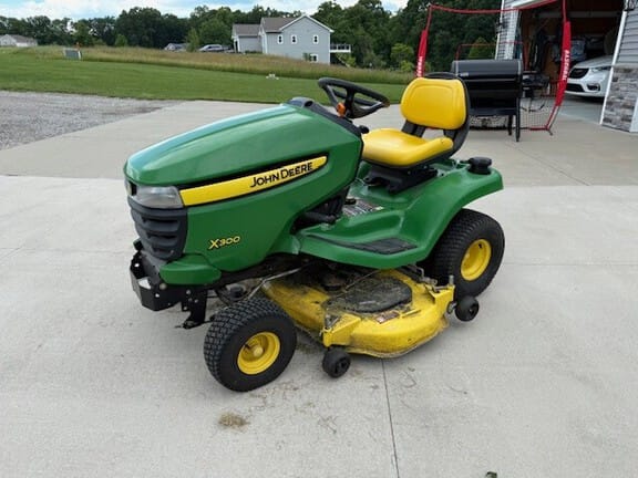2011 John Deere X300 Equipment Image0