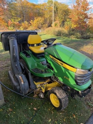 2011 John Deere X320 Equipment Image0