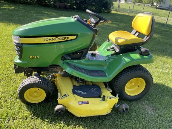 2011 John Deere X320 Equipment Image0