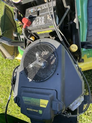 Image of John Deere X320 equipment image 4