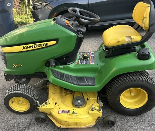 Image of John Deere X320 Image 0