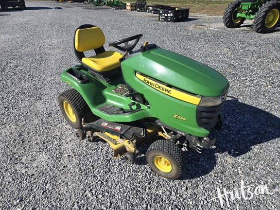 Image of John Deere X324 Primary image