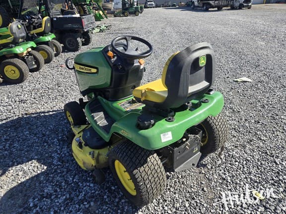 Image of John Deere X324 equipment image 2