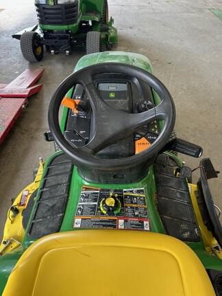 Image of John Deere X324 equipment image 4