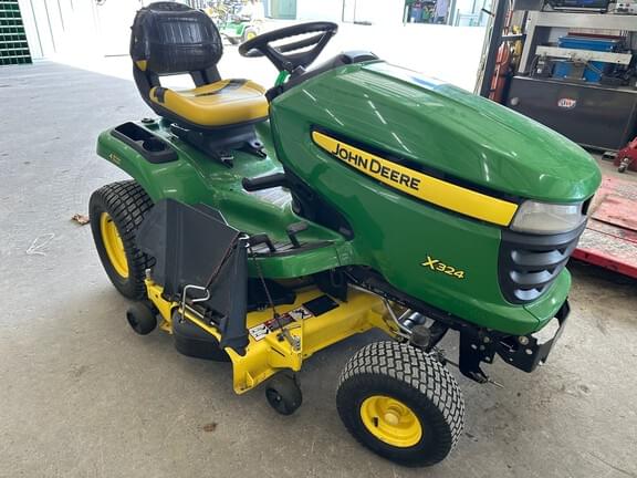 Image of John Deere X324 equipment image 1