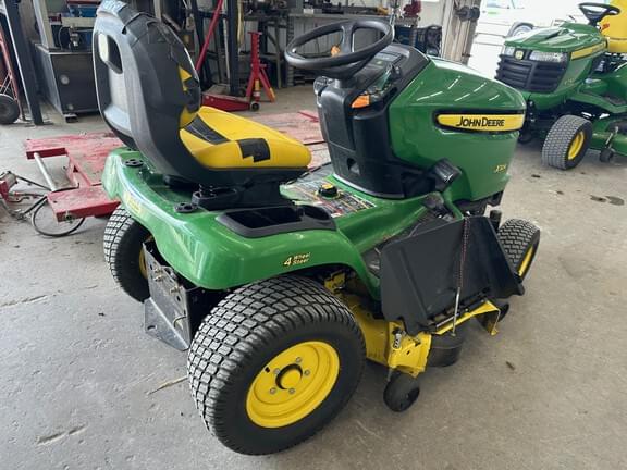 Image of John Deere X324 equipment image 3