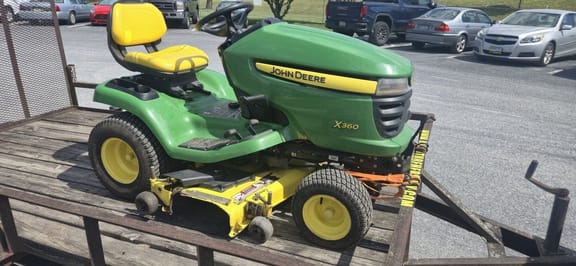 2011 John Deere X360 Equipment Image0