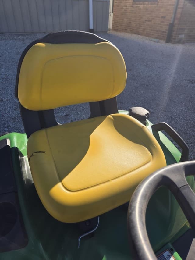 Image of John Deere X530 equipment image 3