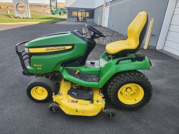Image of John Deere X540 equipment image 1