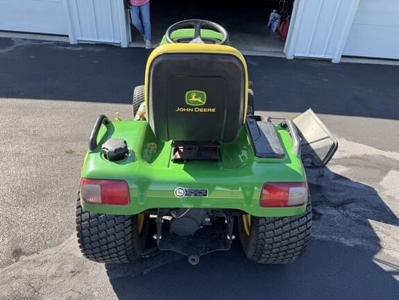 Image of John Deere X720 equipment image 3