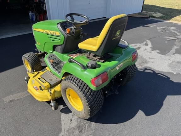 Image of John Deere X720 equipment image 2