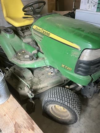 Image of John Deere X720 equipment image 2
