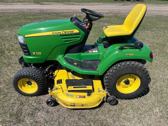 Image of John Deere X729 equipment image 1