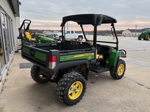 Image of John Deere Gator XUV 825i equipment image 2