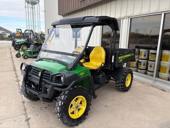 2011 John Deere Gator XUV 825i Equipment Image0