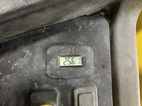 Image of John Deere Z655 equipment image 3