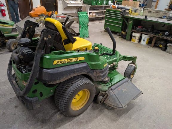 Image of John Deere Z925A equipment image 4