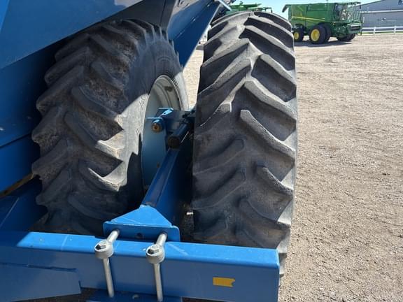Image of Kinze 1050 equipment image 4