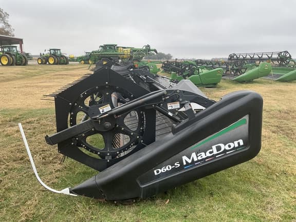 Image of MacDon D60-S equipment image 2