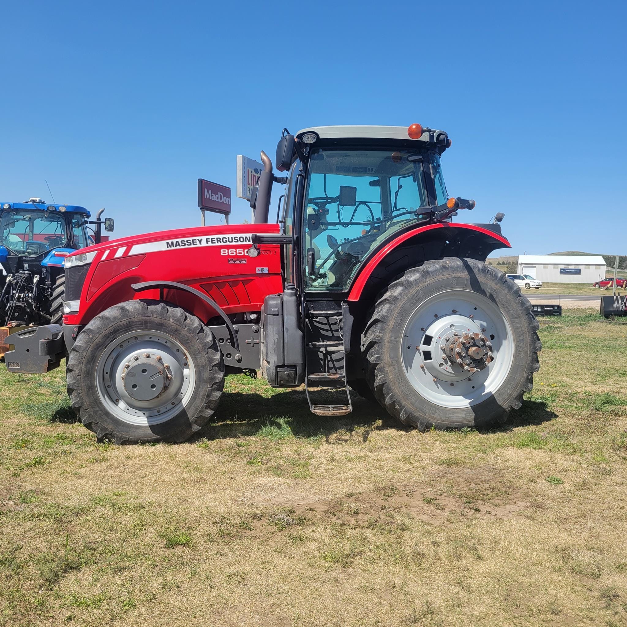 2011 Massey Ferguson 8650 Equipment Image0