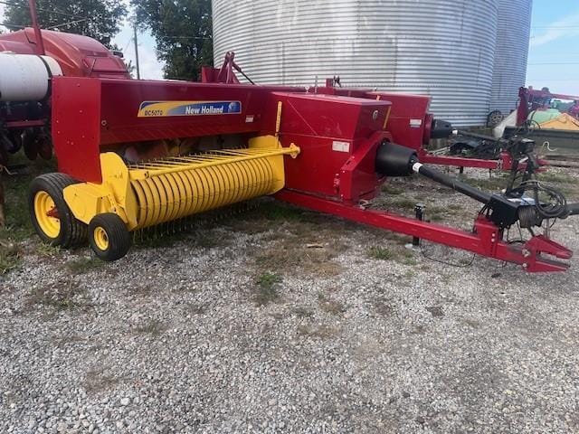 2011 New Holland BC5070 Equipment Image0