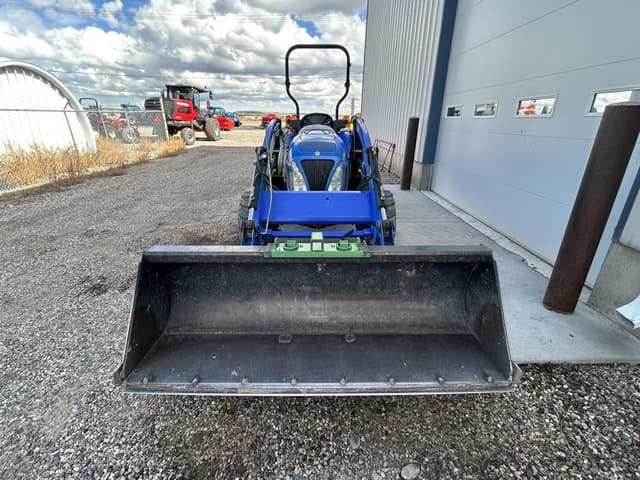 Image of New Holland Boomer 40 equipment image 2