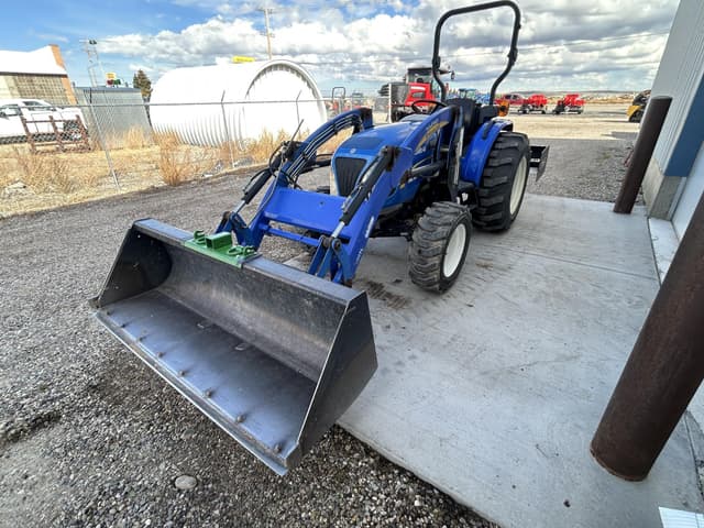 Image of New Holland Boomer 40 equipment image 3