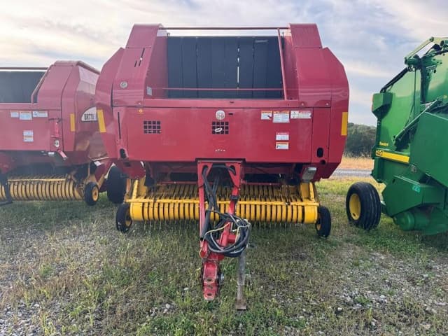 Image of New Holland BR7090 equipment image 1